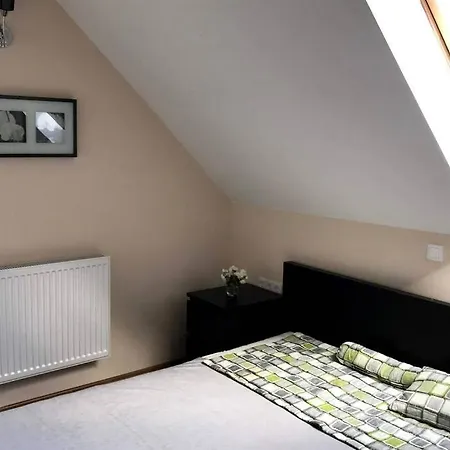 'new' Sunkissed On The Old Hill Appartement *