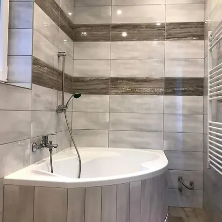 'new' Sunkissed On The Old Hill Appartement *