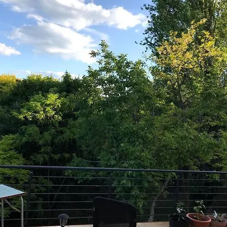 Appartement 'new' Sunkissed On The Old Hill