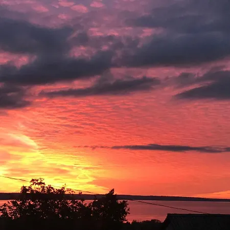 Διαμέρισμα 'new' Sunkissed On The Old Hill