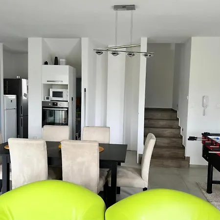 Appartement 'new' Sunkissed On The Old Hill Balatonalmádi