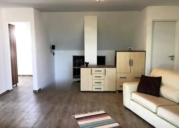 'new' Sunkissed On The Old Hill Appartement Balatonalmádi