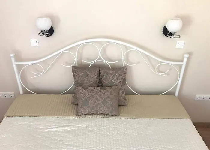 'new' Sunkissed On The Old Hill * Balatonalmádi