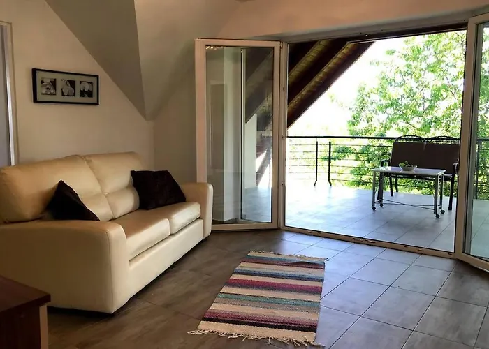 'new' Sunkissed On The Old Hill Appartement *