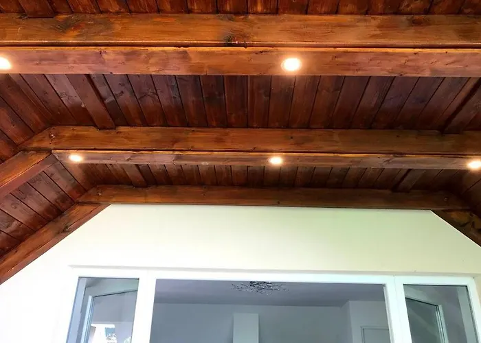 아파트 'new' Sunkissed On The Old Hill