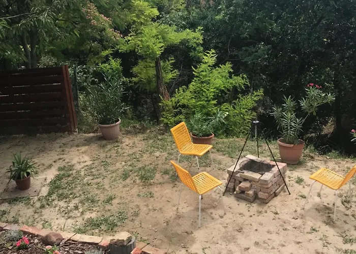 דירה 'new' Sunkissed On The Old Hill