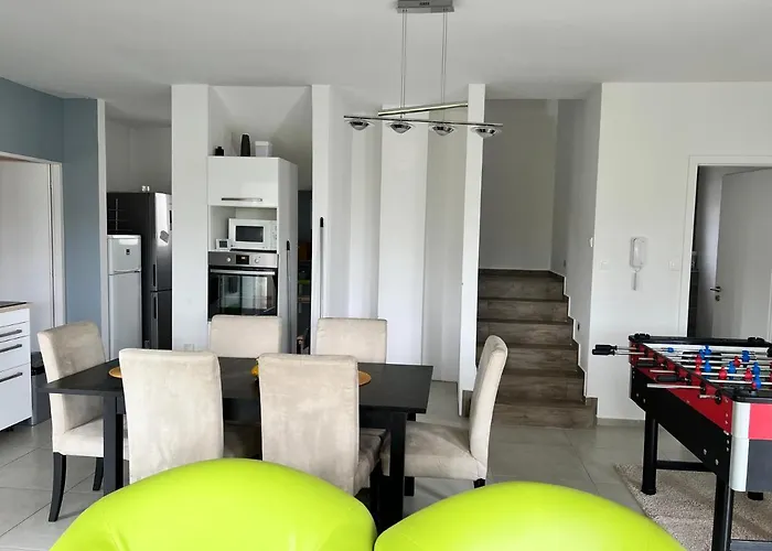 Appartement 'new' Sunkissed On The Old Hill Balatonalmádi