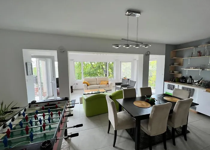 Appartement 'new' Sunkissed On The Old Hill *