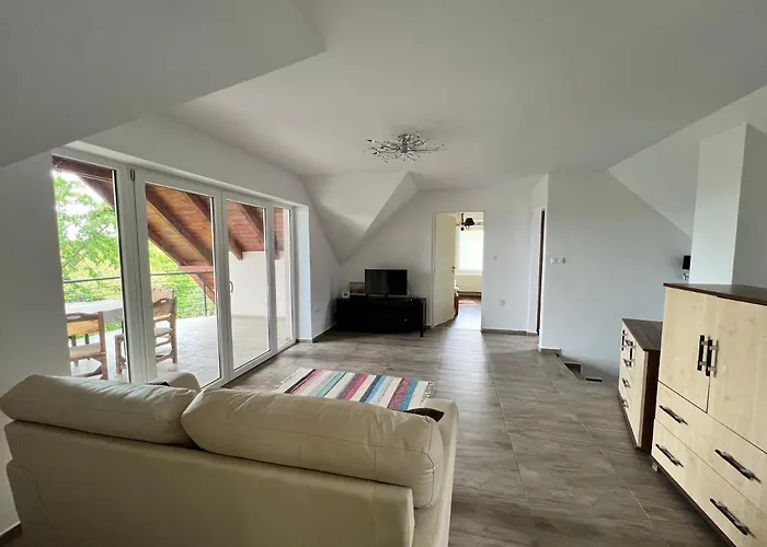 'new' Sunkissed On The Old Hill * 발라톤알마디