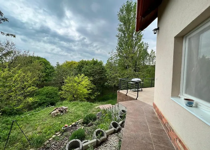 דירה 'new' Sunkissed On The Old Hill